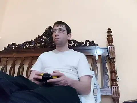 White rabbit  online show from February 7, 2025, 2:58 pm