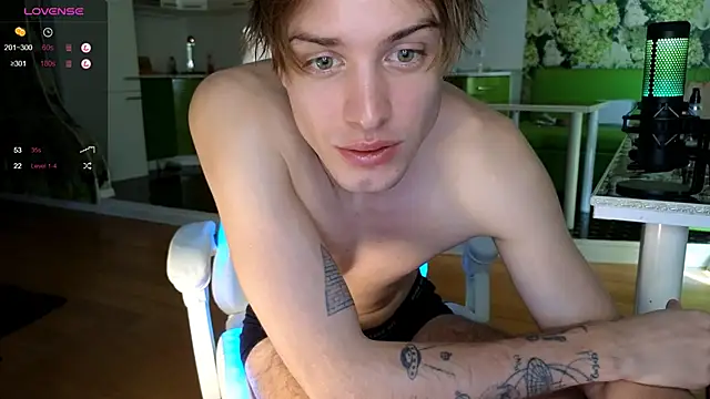 Snapshot of Cryptikov chatting on October 1, 2025, 9:15 am Cryptikov online show from October 1, 2025, 9:15 am
