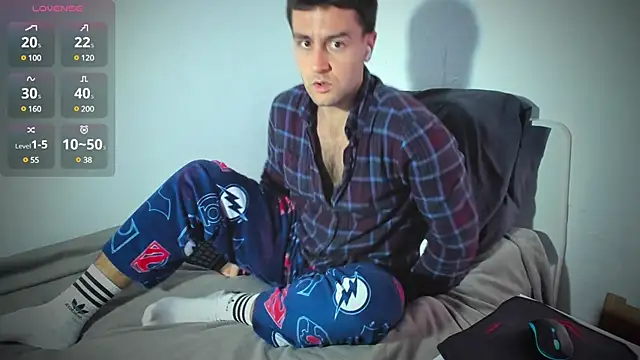 Snapshot of HonestAndrew chatting on December 11, 2024, 10:03 am HonestAndrew online show from December 11, 2024, 10:03 am