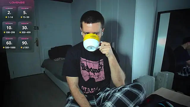 Snapshot of HonestAndrew chatting on February 17, 2025, 6:31 am HonestAndrew online show from February 17, 2025, 6:31 am