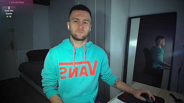 Snapshot of HonestAndrew chatting on February 26, 2025, 5:53 am HonestAndrew online show from February 26, 2025, 5:53 am