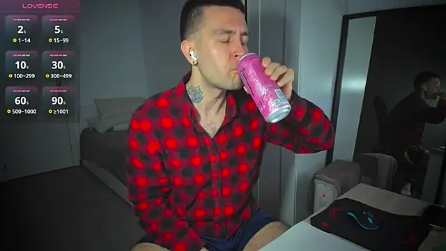 Snapshot of HonestAndrew chatting on March 8, 2025, 7:05 am HonestAndrew online show from March 8, 2025, 7:05 am