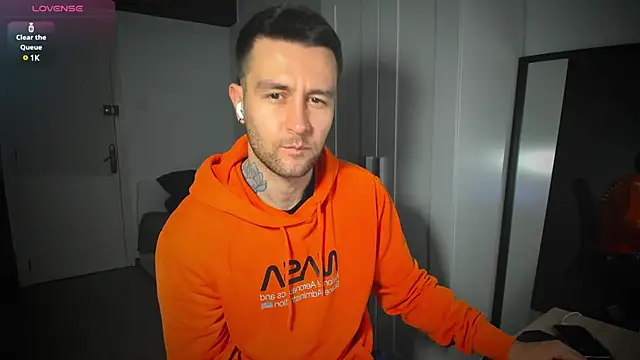 Snapshot of HonestAndrew chatting on March 14, 2025, 6:32 am HonestAndrew online show from March 14, 2025, 6:32 am