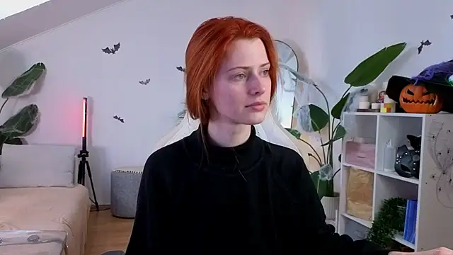 Snapshot of doll_lesli chatting on November 2, 2025, 9:33 am doll lesli online show from November 2, 2025, 9:33 am