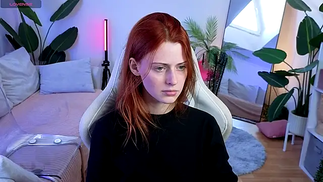 Snapshot of doll_lesli chatting on November 8, 2025, 10:04 am doll lesli online show from November 8, 2025, 10:04 am