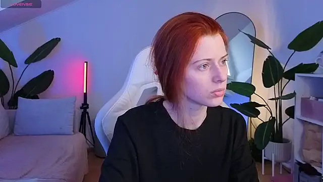 Snapshot of doll_lesli chatting on November 12, 2025, 6:36 am doll lesli online show from November 12, 2025, 6:36 am