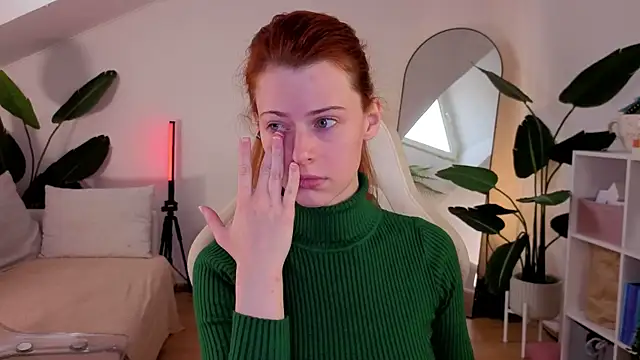 Snapshot of doll_lesli chatting on November 27, 2025, 9:44 am doll lesli online show from November 27, 2025, 9:44 am