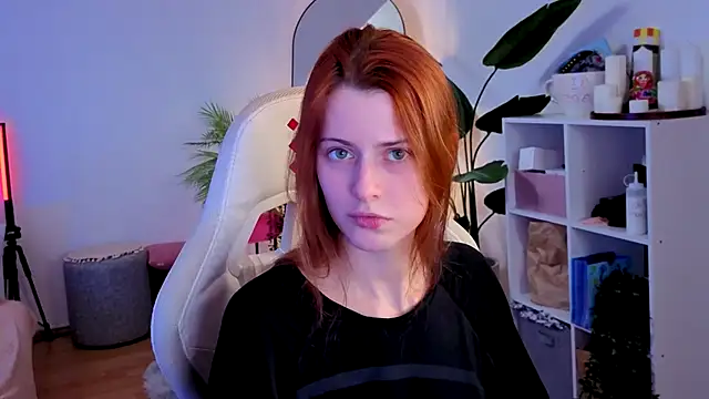 Snapshot of doll_lesli chatting on December 4, 2025, 11:30 am doll lesli online show from December 4, 2025, 11:30 am