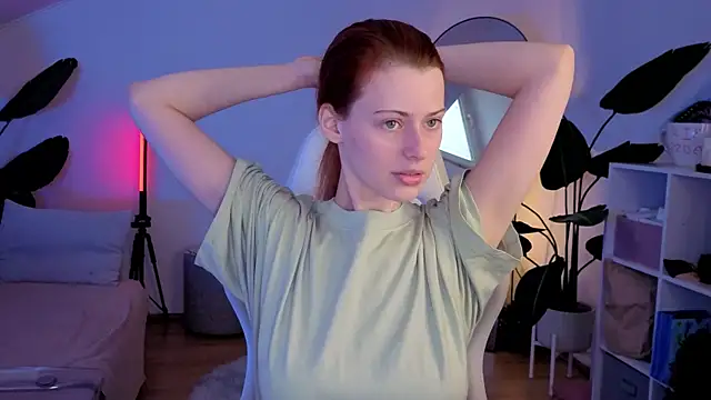 Snapshot of doll_lesli chatting on December 5, 2025, 11:30 am doll lesli online show from December 5, 2025, 11:30 am