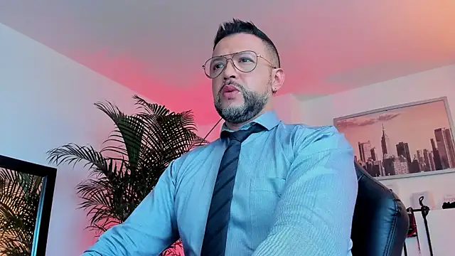 Snapshot of MrFrank_tattoo chatting on December 3, 2024, 11:33 am MrFrank tattoo online show from December 3, 2024, 11:33 am