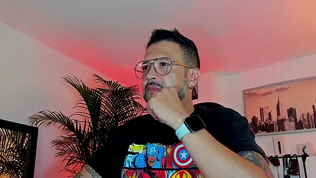 Snapshot of MrFrank_tattoo chatting on December 12, 2024, 12:27 am MrFrank tattoo online show from December 12, 2024, 12:27 am