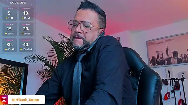 Snapshot of MrFrank_tattoo chatting on December 13, 2024, 12:06 pm MrFrank tattoo online show from December 13, 2024, 12:06 pm