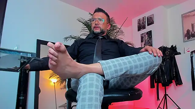 Snapshot of MrFrank_tattoo chatting on December 13, 2024, 3:11 pm MrFrank tattoo online show from December 13, 2024, 3:11 pm