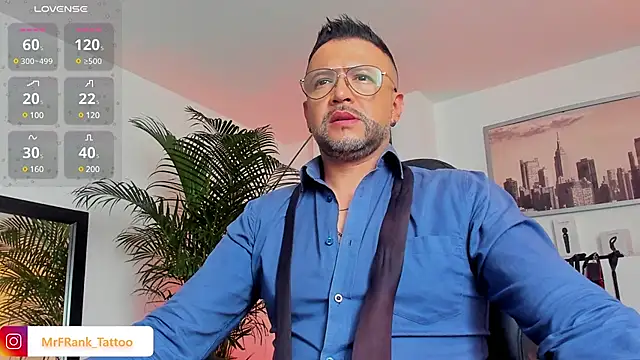 Snapshot of MrFrank_tattoo chatting on December 15, 2024, 2:48 pm MrFrank tattoo online show from December 15, 2024, 2:48 pm