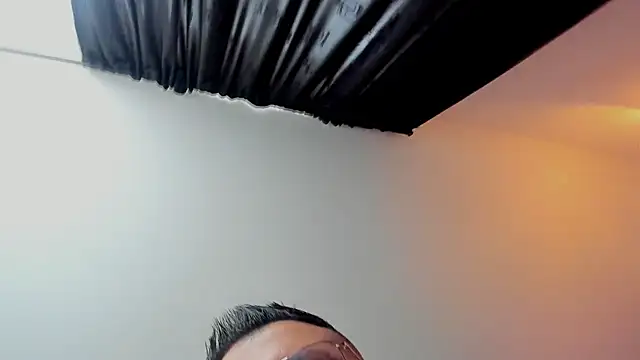 Snapshot of MrFrank_tattoo chatting on December 18, 2024, 6:35 pm MrFrank tattoo online show from December 18, 2024, 6:35 pm