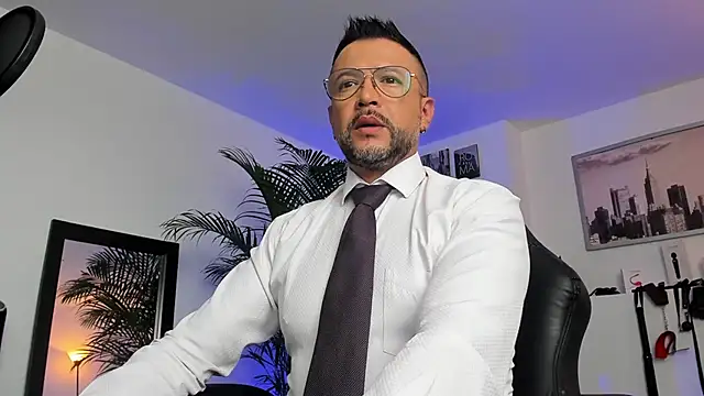 Snapshot of MrFrank_tattoo chatting on December 21, 2024, 2:58 pm MrFrank tattoo online show from December 21, 2024, 2:58 pm