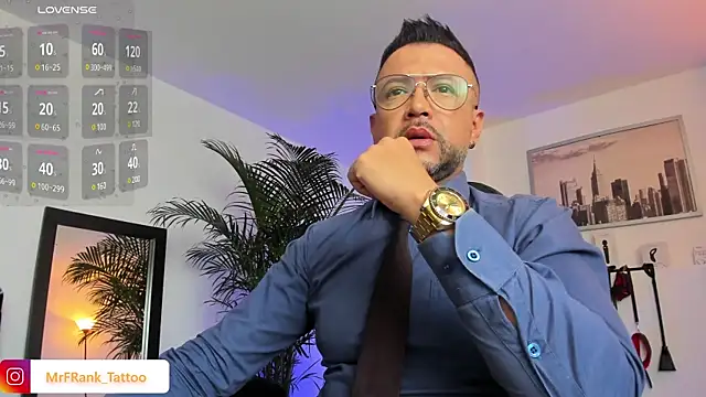 Snapshot of MrFrank_tattoo chatting on January 18, 2025, 12:47 pm MrFrank tattoo online show from January 18, 2025, 12:47 pm