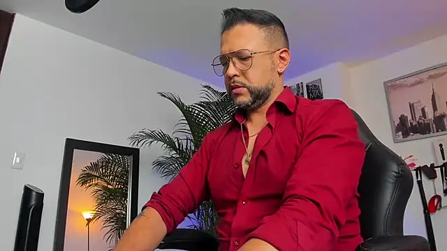 Snapshot of MrFrank_tattoo chatting on January 26, 2025, 2:19 pm MrFrank tattoo online show from January 26, 2025, 2:19 pm