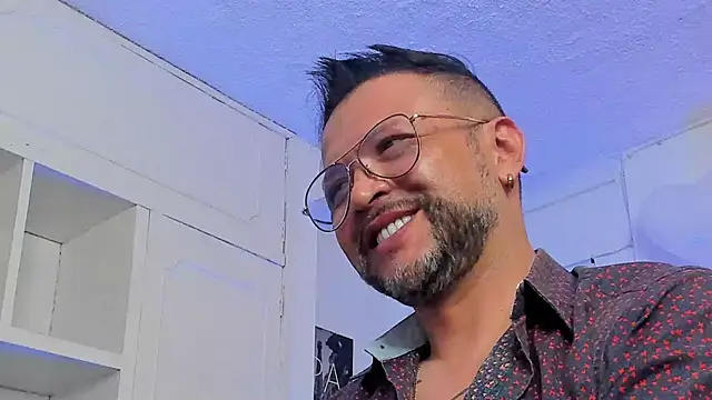 Snapshot of MrFrank_tattoo chatting on February 14, 2025, 7:44 pm MrFrank tattoo online show from February 14, 2025, 7:44 pm