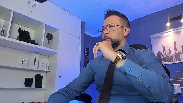 Snapshot of MrFrank_tattoo chatting on March 11, 2025, 12:17 pm MrFrank tattoo online show from March 11, 2025, 12:17 pm