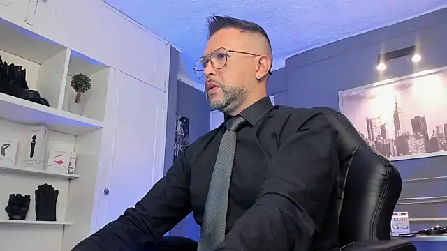 Snapshot of MrFrank_tattoo chatting on March 13, 2025, 1:50 pm MrFrank tattoo online show from March 13, 2025, 1:50 pm