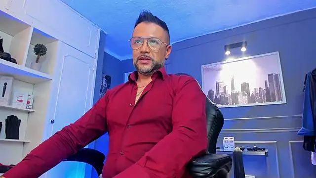 Snapshot of MrFrank_tattoo chatting on March 18, 2025, 4:37 pm MrFrank tattoo online show from March 18, 2025, 4:37 pm