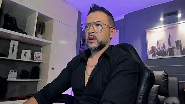 Snapshot of MrFrank_tattoo chatting on September 16, 2025, 11:11 am MrFrank tattoo online show from September 16, 2025, 11:11 am