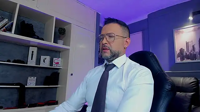 Snapshot of MrFrank_tattoo chatting on October 15, 2025, 3:23 pm MrFrank tattoo online show from October 15, 2025, 3:23 pm