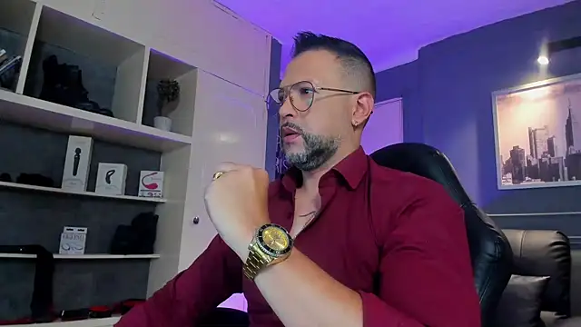 Snapshot of MrFrank_tattoo chatting on October 27, 2025, 11:47 am MrFrank tattoo online show from October 27, 2025, 11:47 am