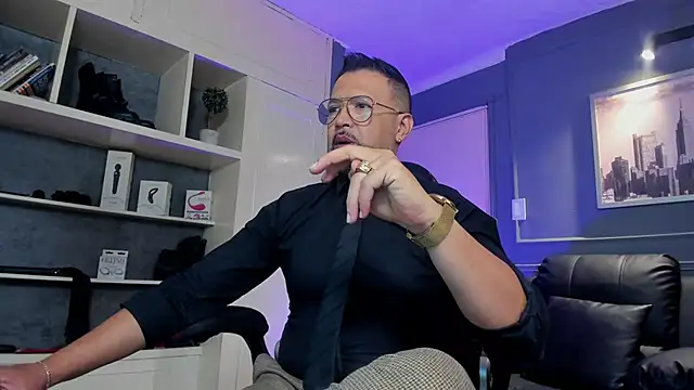 Snapshot of MrFrank_tattoo chatting on October 30, 2025, 11:22 am MrFrank tattoo online show from October 30, 2025, 11:22 am