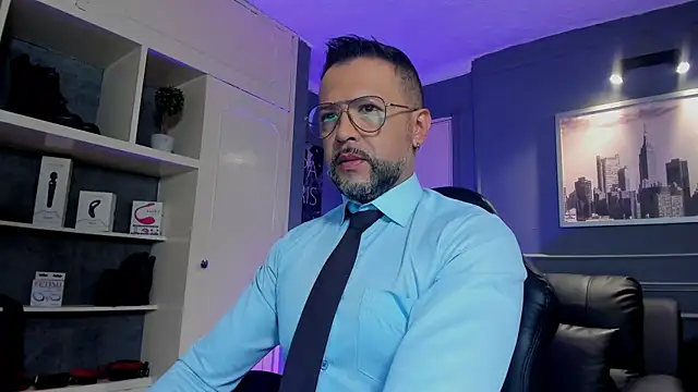 Snapshot of MrFrank_tattoo chatting on October 31, 2025, 11:33 am MrFrank tattoo online show from October 31, 2025, 11:33 am