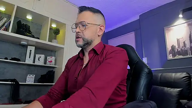 Snapshot of MrFrank_tattoo chatting on November 15, 2025, 3:08 pm MrFrank tattoo online show from November 15, 2025, 3:08 pm