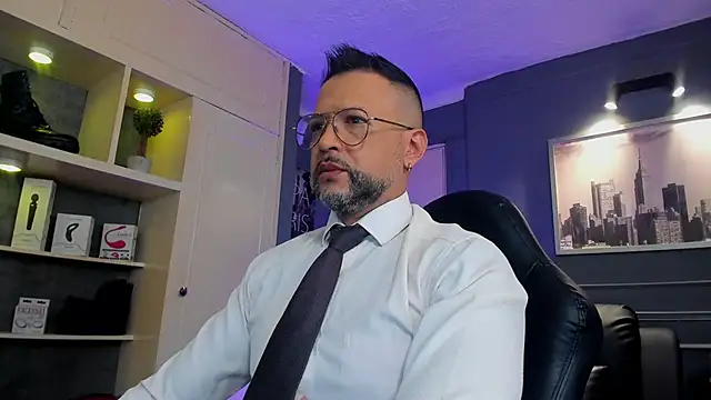 Snapshot of MrFrank_tattoo chatting on November 19, 2025, 12:05 pm MrFrank tattoo online show from November 19, 2025, 12:05 pm