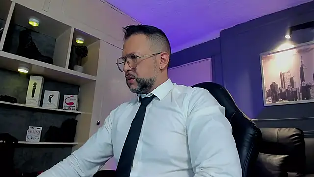 Snapshot of MrFrank_tattoo chatting on November 22, 2025, 12:15 pm MrFrank tattoo online show from November 22, 2025, 12:15 pm