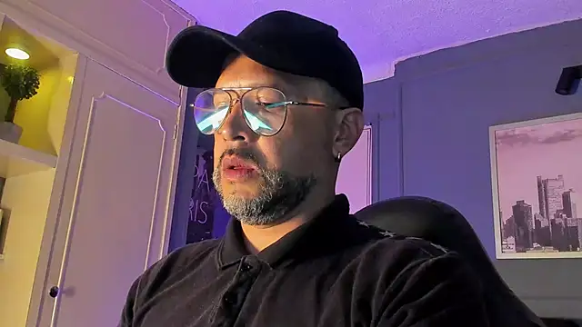 Snapshot of MrFrank_tattoo chatting on December 2, 2025, 2:06 am MrFrank tattoo online show from December 2, 2025, 2:06 am