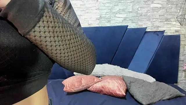 LizzRouse online show from March 12, 2025, 9:13 pm