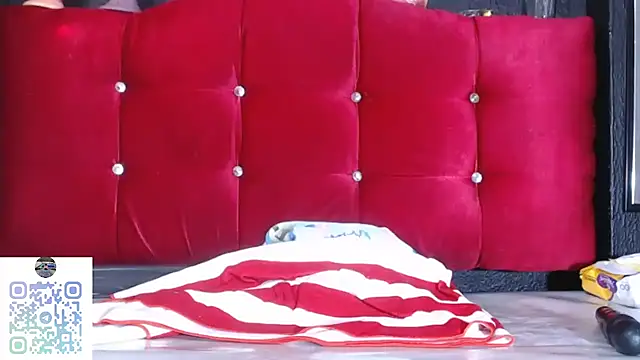 Upskirt Squirt96 online show from February 18, 2025, 1:22 pm