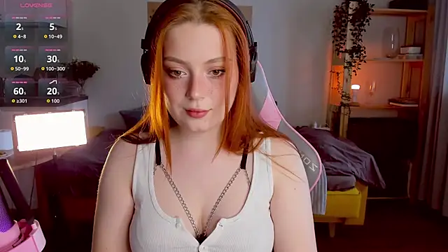 Snapshot of Sofy_Benson chatting on October 13, 2025, 8:36 am Sofy Benson online show from October 13, 2025, 8:36 am