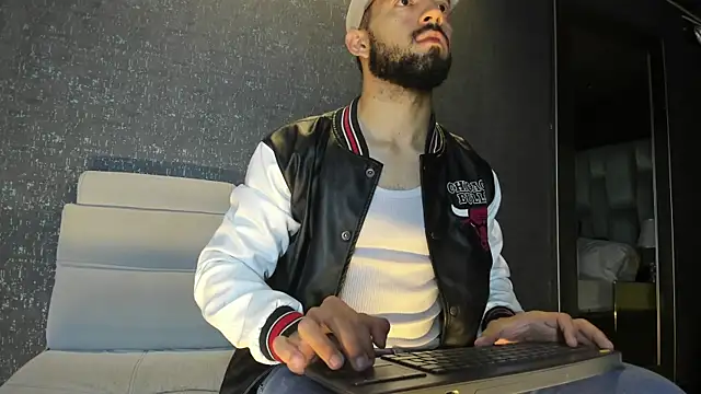 MarkWalker   online show from November 17, 2025, 11:16 am