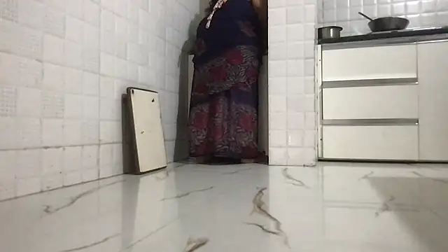 Riyasingh9 online show from September 30, 2025, 3:33 am