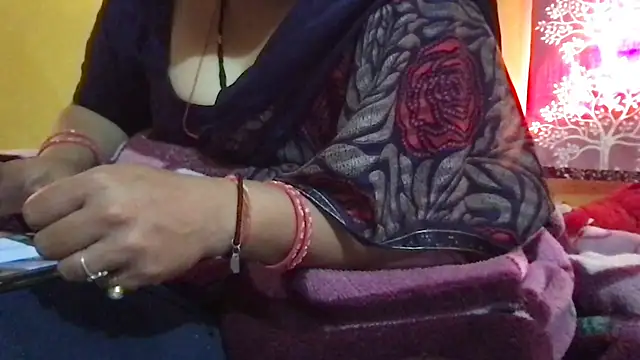 Riyasingh9 online show from November 4, 2025, 4:44 am