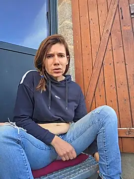 Snapshot of Lina_lou4 chatting on November 8, 2025, 3:23 pm Lina lou4 online show from November 8, 2025, 3:23 pm