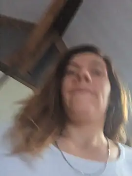 Snapshot of Lina_lou4 chatting on November 17, 2025, 3:40 pm Lina lou4 online show from November 17, 2025, 3:40 pm