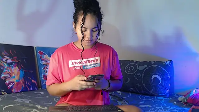 Snapshot of luciana_keating chatting on December 7, 2024, 2:46 pm luciana keating online show from December 7, 2024, 2:46 pm