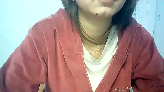 Snapshot of lovelydesi21 chatting on December 15, 2024, 4:26 pm lovelydesi21 online show from December 15, 2024, 4:26 pm