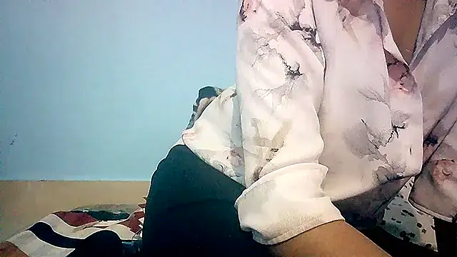 Snapshot of lovelydesi21 chatting on December 26, 2024, 3:42 pm lovelydesi21 online show from December 26, 2024, 3:42 pm