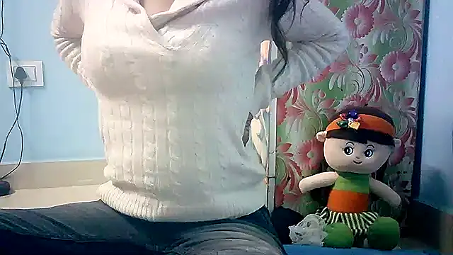 Snapshot of lovelydesi21 chatting on January 19, 2025, 4:04 pm lovelydesi21 online show from January 19, 2025, 4:04 pm