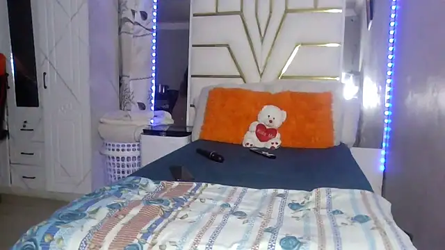 Snapshot of SexyyNana chatting on November 19, 2025, 11:27 pm SexyyNana online show from November 19, 2025, 11:27 pm