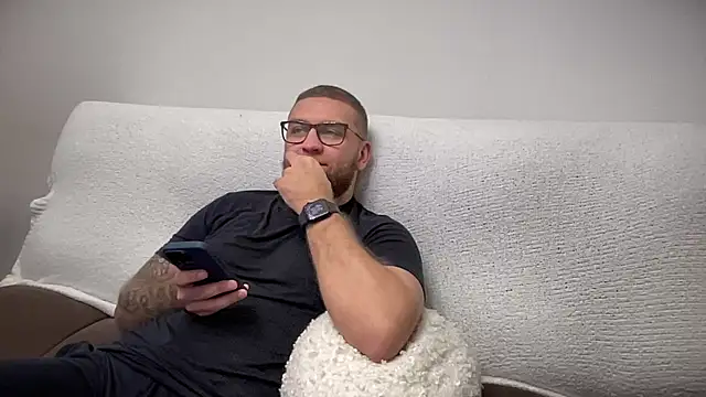 Bear bear  online show from December 23, 2024, 1:40 am