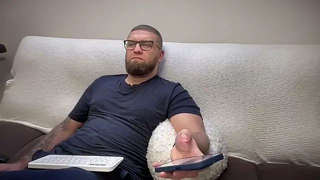 Bear bear  online show from December 23, 2024, 11:04 am